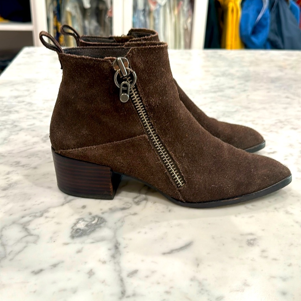 Donald Pliner Dante ankle booties, brown suede, size 7.5